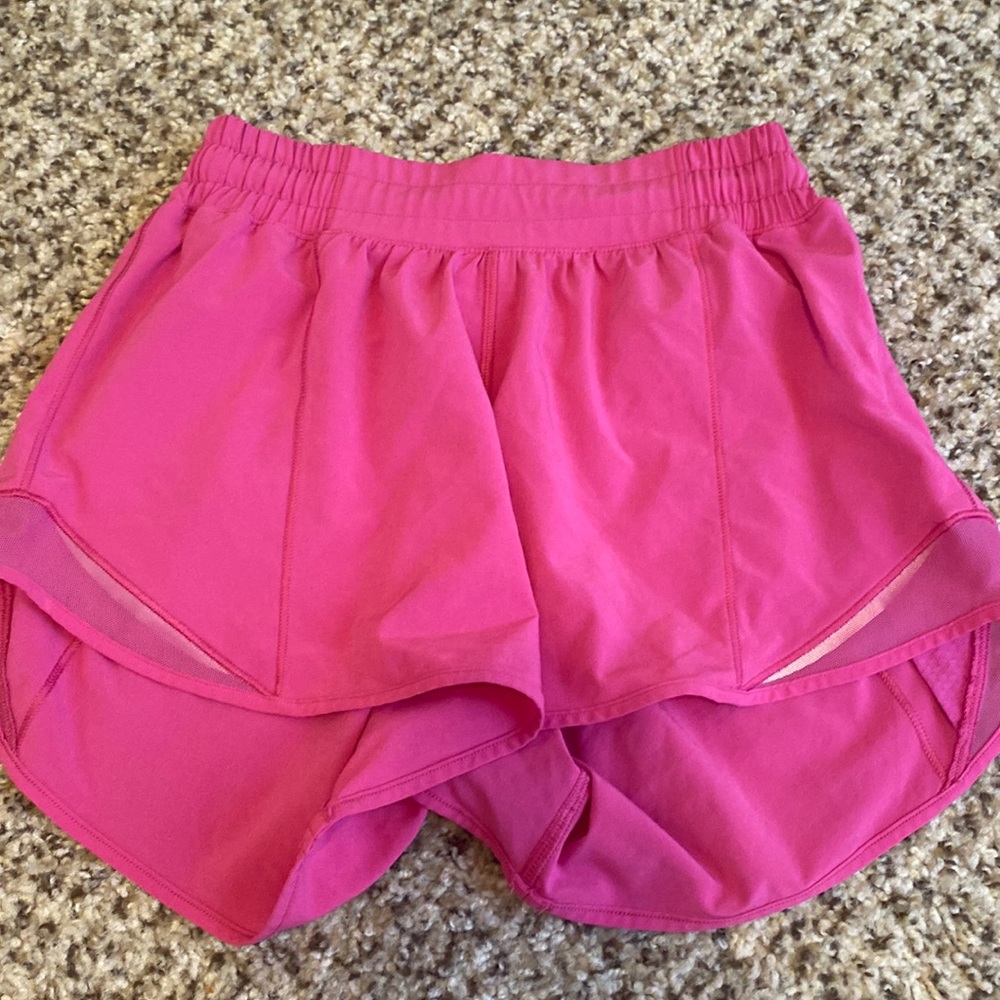 Lululemon sonic pink shorts size 2 4 inch hotty hots